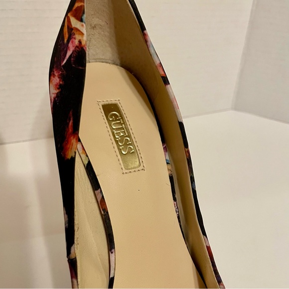 Guess Babbitta Flirtacious Floral Pointed Toe Stiletto Pumps Size 7.5 - Picture 4 of 10